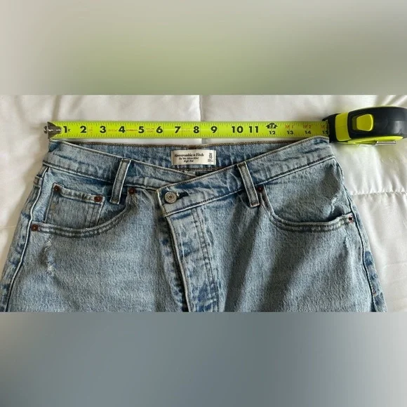 Good condition Abercrombie & Fitch The 90s Micro Mini High Rise Size 10 - Picture 5 of 6